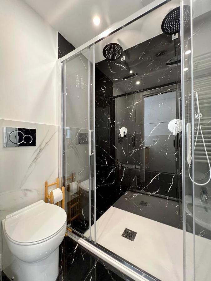 Central Luxe Haven Apartment Милано Екстериор снимка