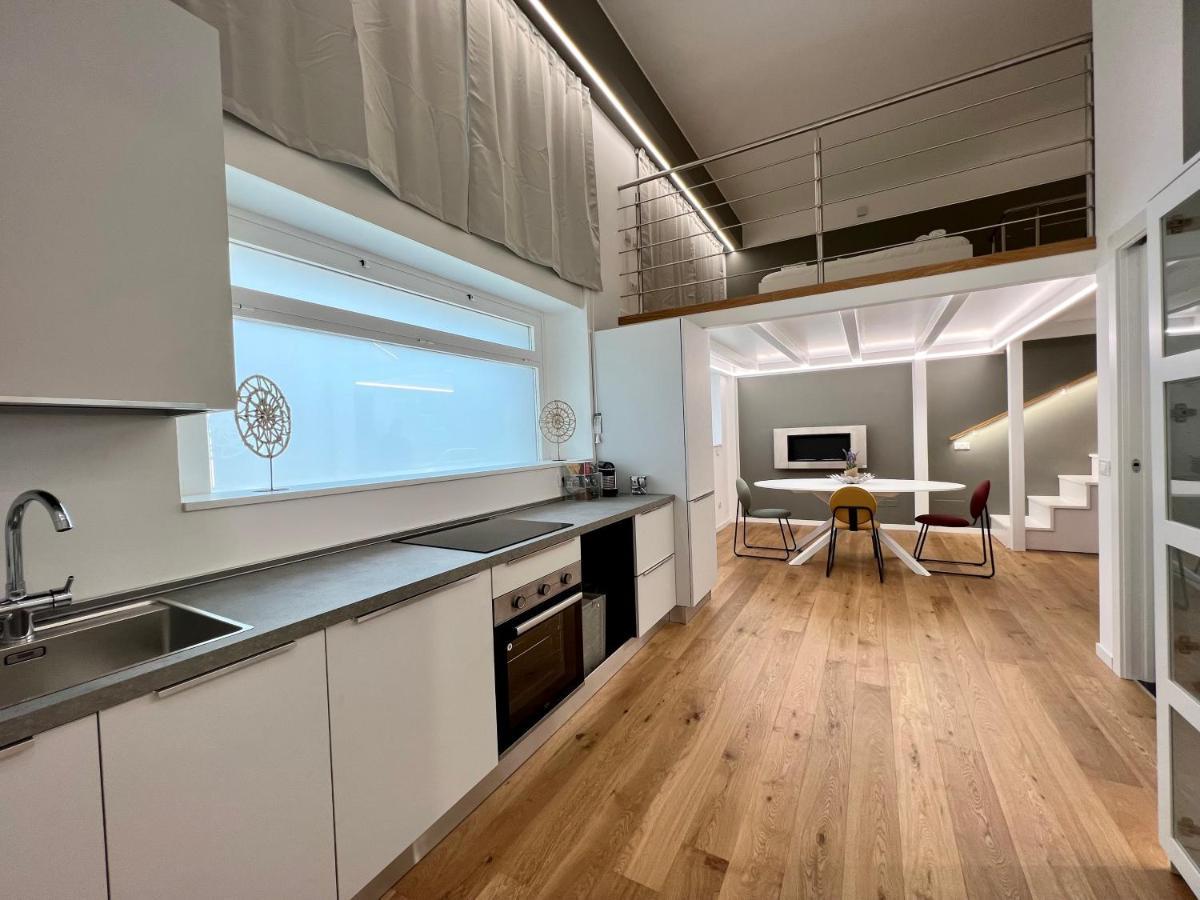 Central Luxe Haven Apartment Милано Екстериор снимка